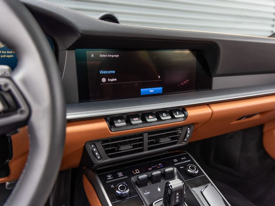 2025 Porsche 992 Carrera S - Image 16 of 31