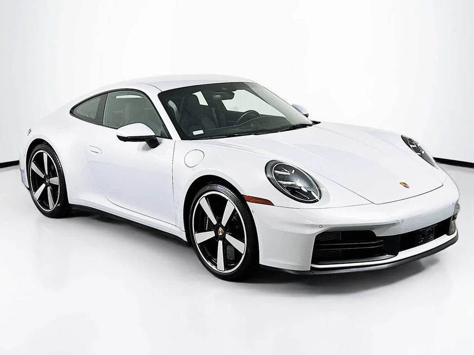 2025 Porsche 992 Carrera S - Image 7 of 31