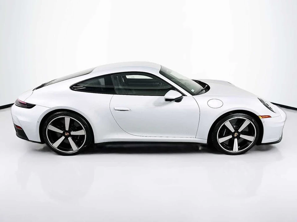 2025 Porsche 992 Carrera S - Image 8 of 31