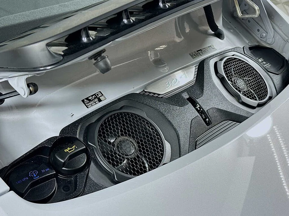 2025 Porsche 992 Carrera S - Image 25 of 31
