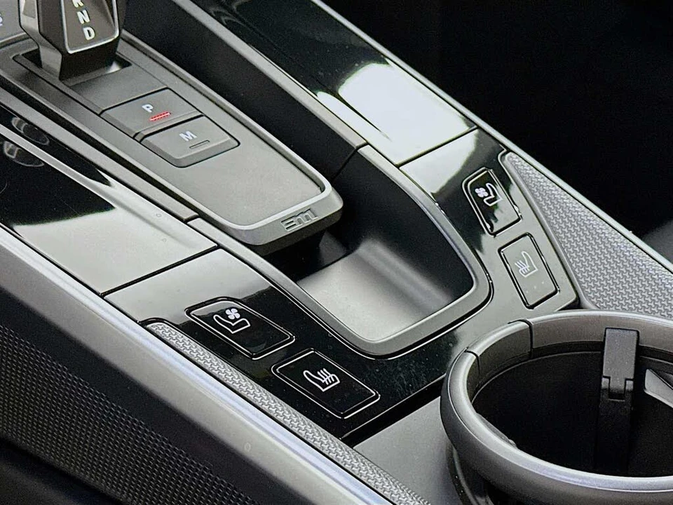 2025 Porsche 992 Carrera S - Image 21 of 31