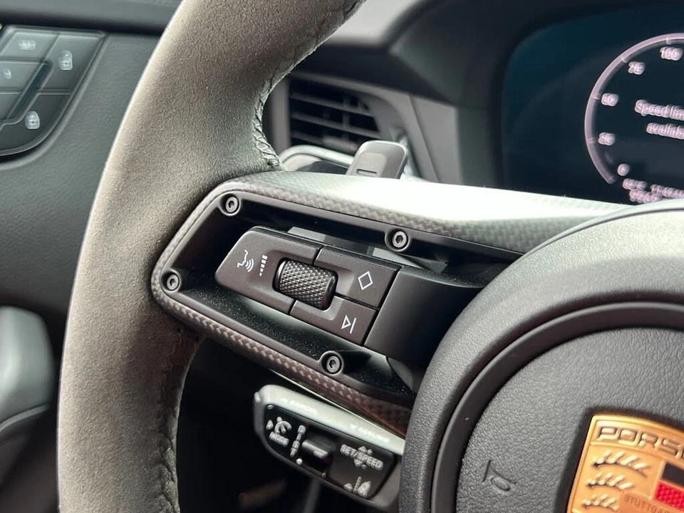 2025 Porsche 992 Carrera S - Image 22 of 31