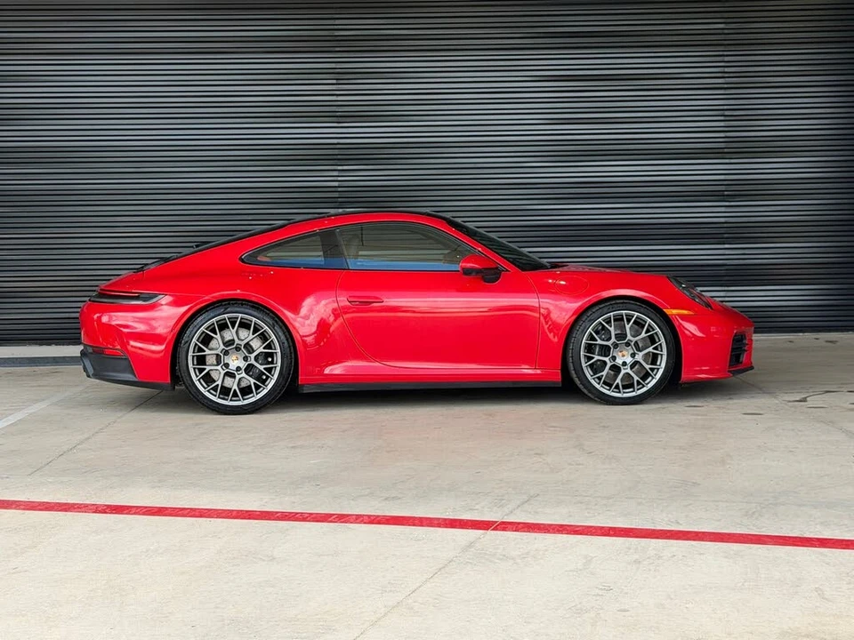2025 Porsche 992 Carrera S - Image 11 of 31