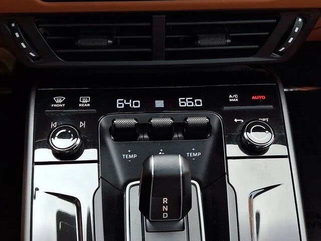 2025 Porsche 992 Carrera S - Image 19 of 31