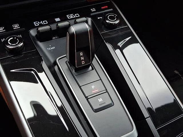 2025 Porsche 992 Carrera S - Image 18 of 31