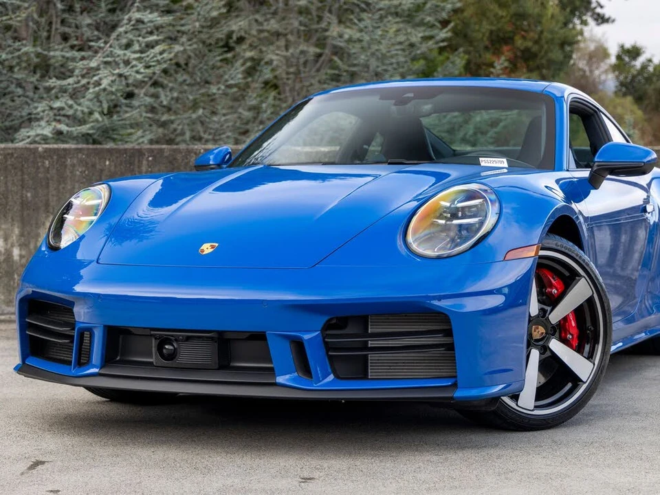 2025 Porsche 992 Carrera S - Image 7 of 31