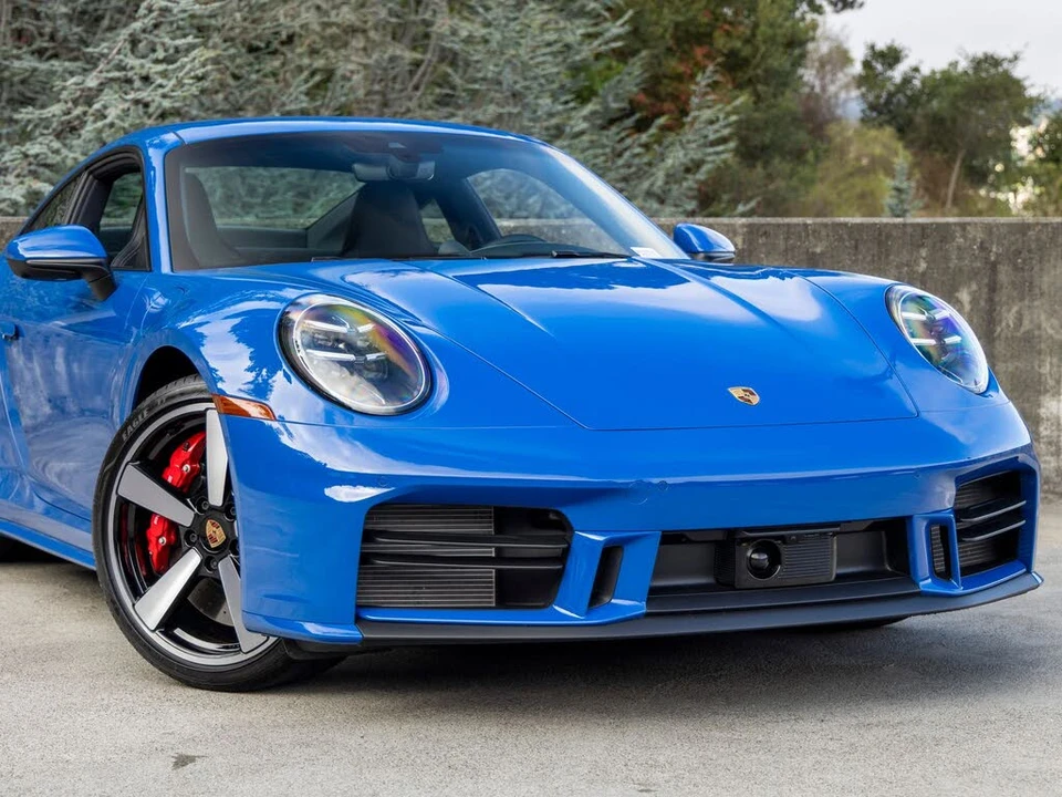 2025 Porsche 992 Carrera S - Image 9 of 31