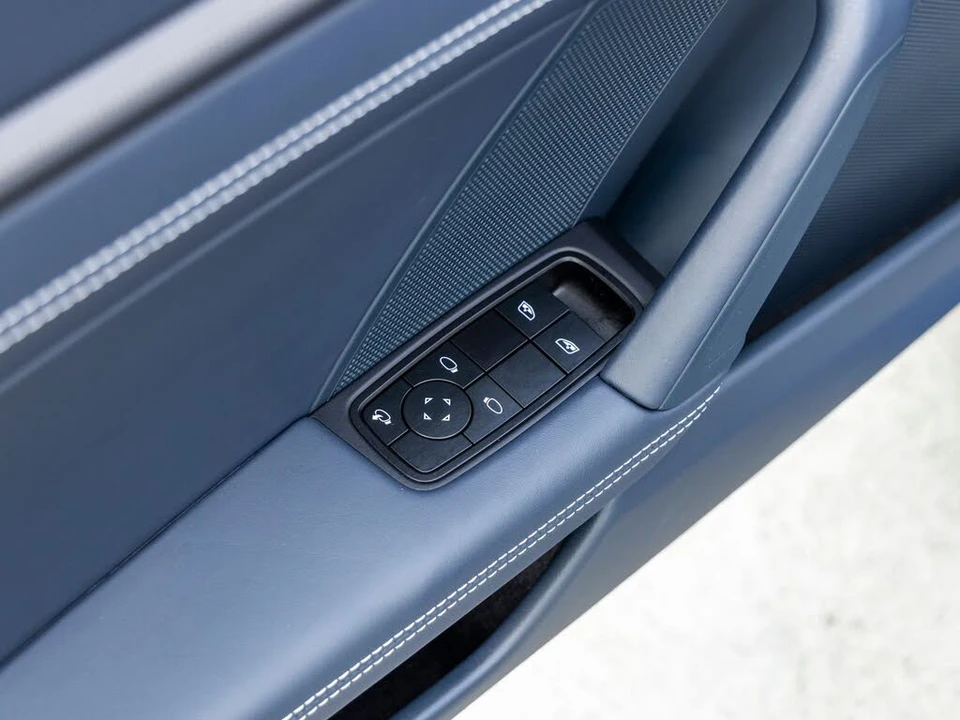 2025 Porsche 992 Carrera S - Image 27 of 31