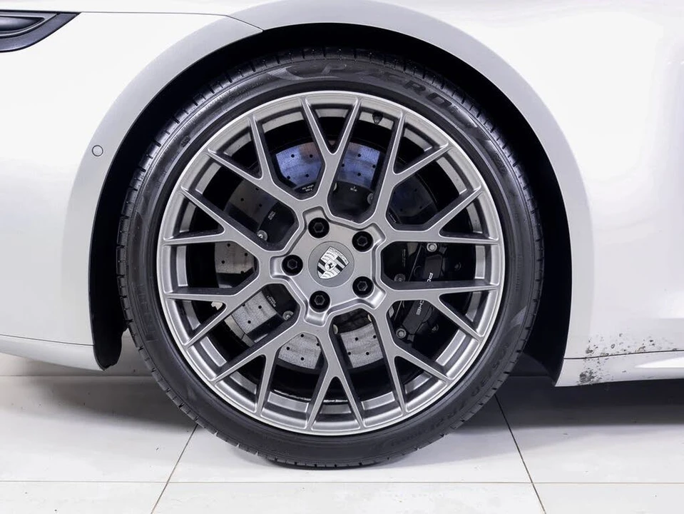 2025 Porsche 992 Carrera S - Image 21 of 28