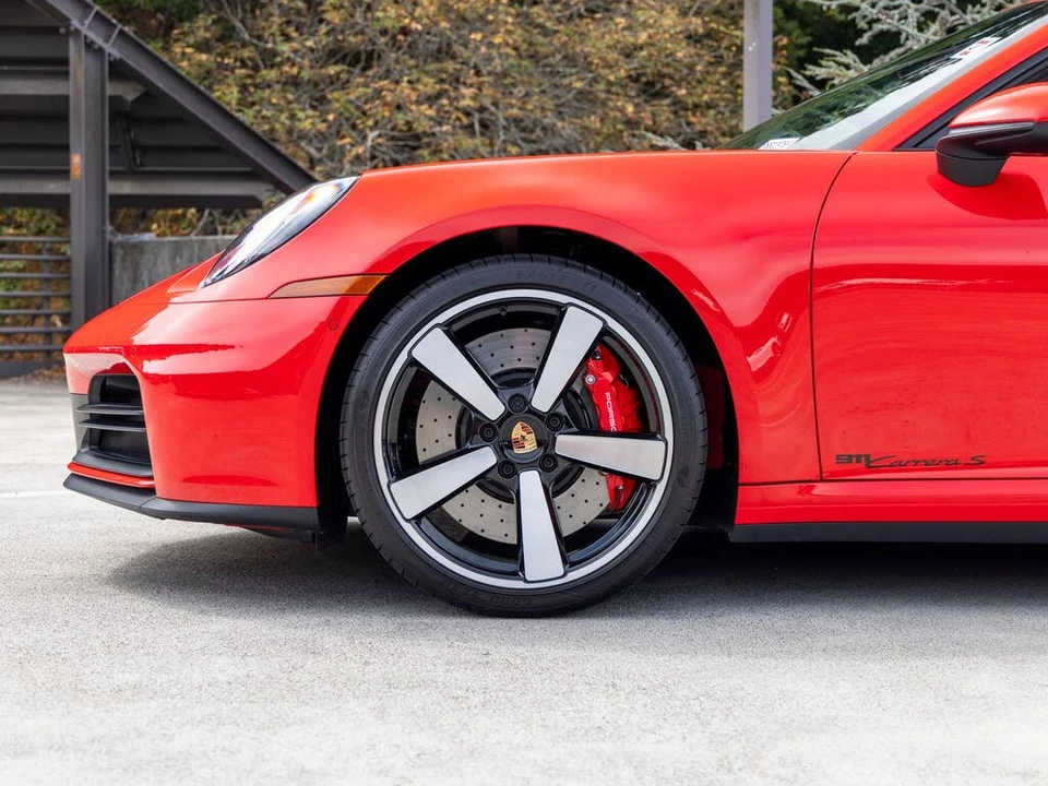 2025 Porsche 992 Carrera S - Image 13 of 31