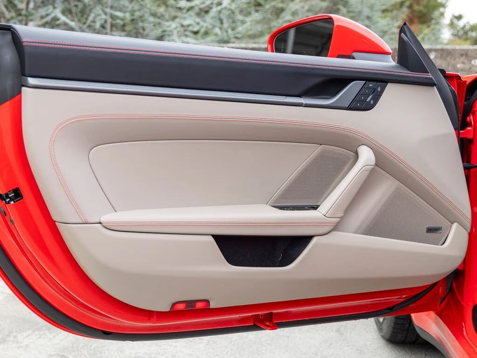 2025 Porsche 992 Carrera S - Image 25 of 31
