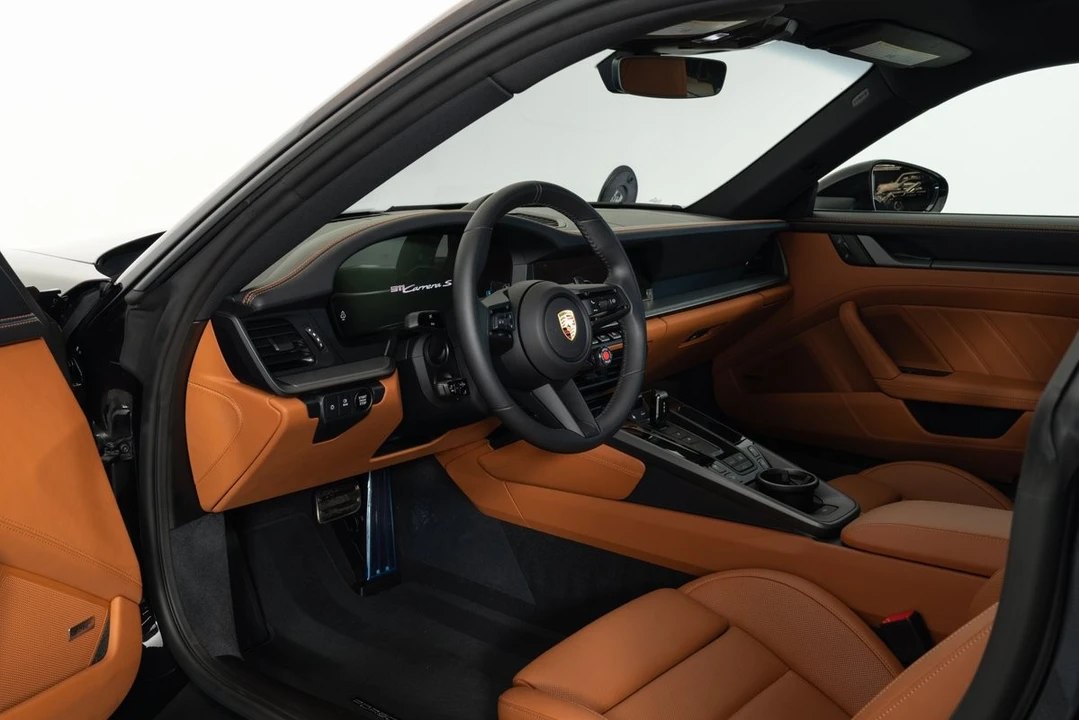 2025 Porsche 992 Carrera S - Image 11 of 31