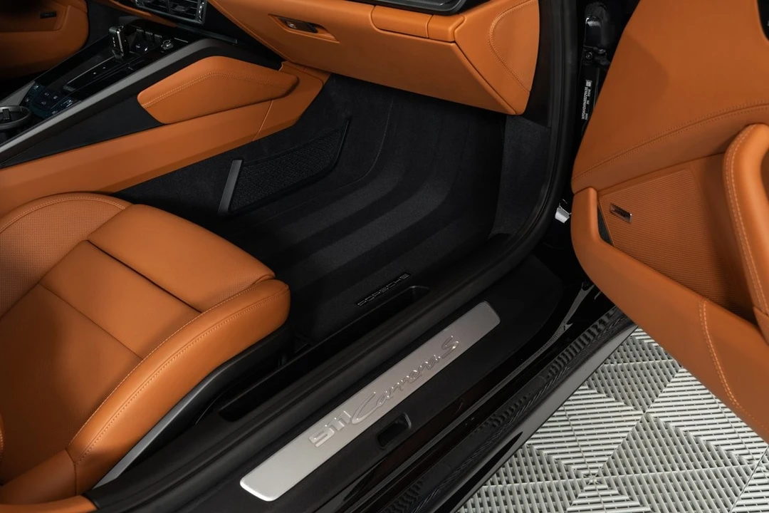 2025 Porsche 992 Carrera S - Image 18 of 21
