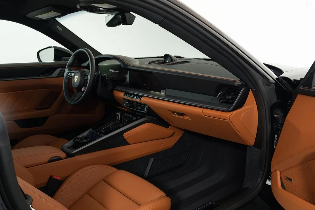 2025 Porsche 992 Carrera S - Image 16 of 31