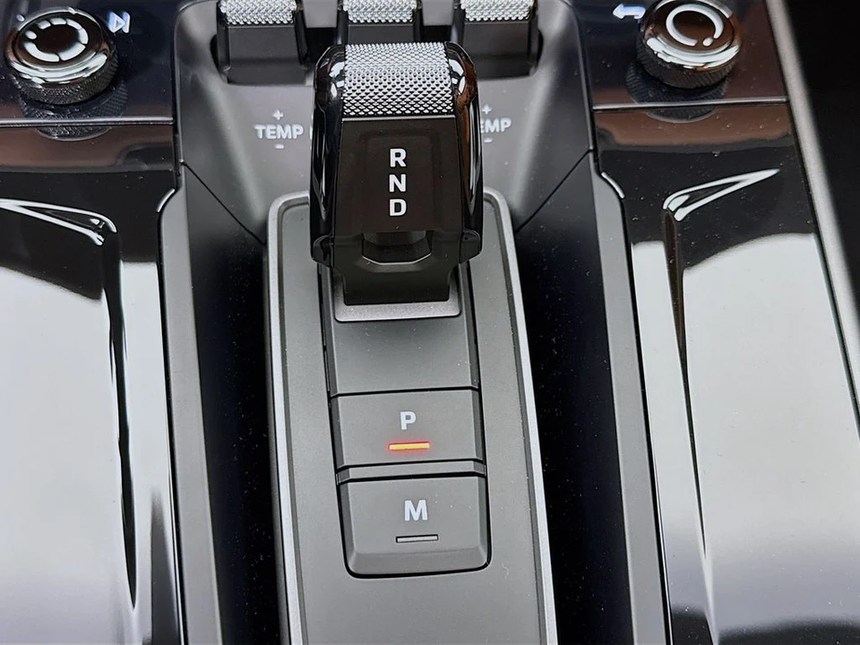 2025 Porsche 992 Carrera S - Image 23 of 31