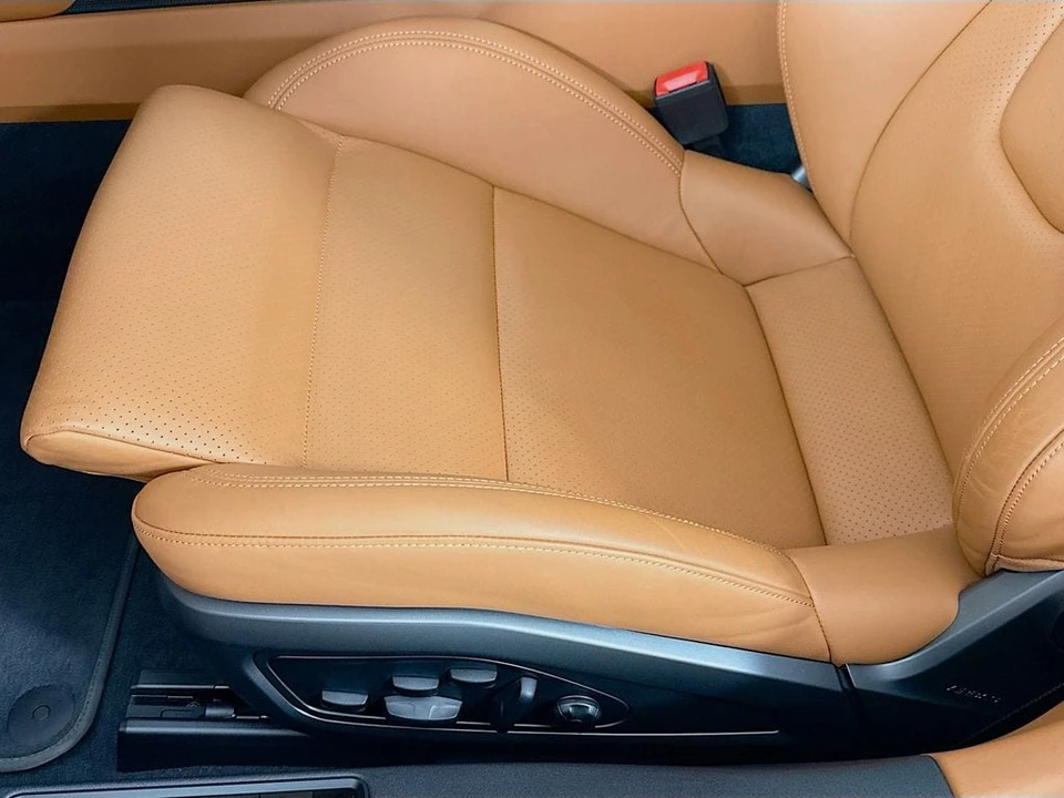 2025 Porsche 992 Carrera S - Image 14 of 31