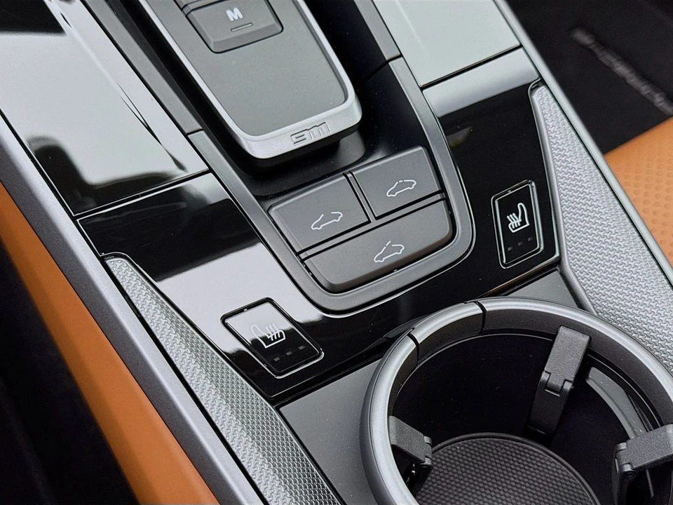 2025 Porsche 992 Carrera S - Image 24 of 31