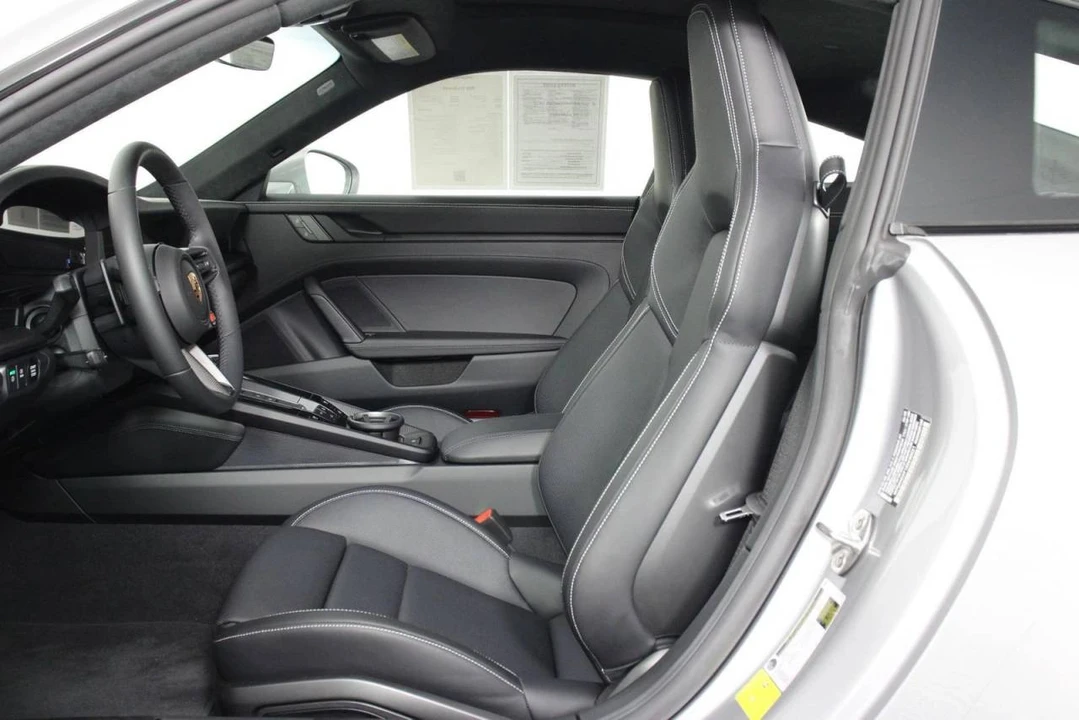 2025 Porsche 992 Carrera S - Image 5 of 5