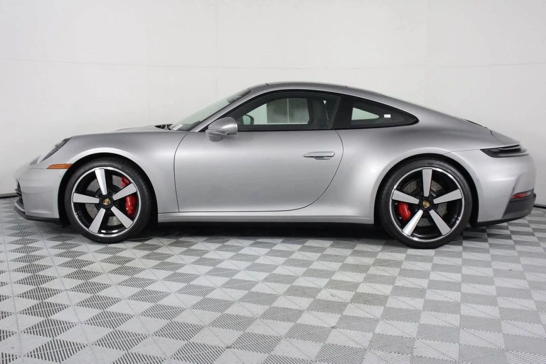 2025 Porsche 992 Carrera S - Image 2 of 5