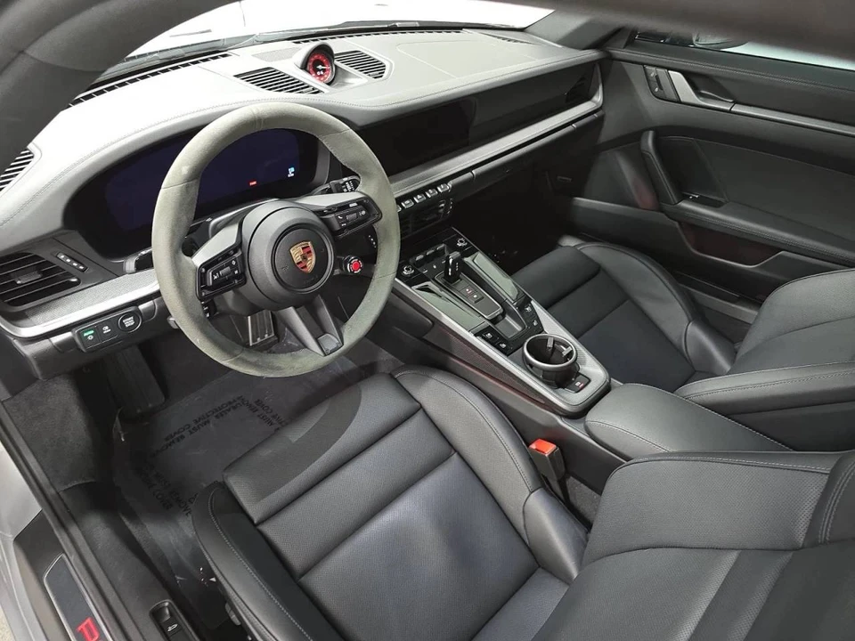 2025 Porsche 992 Carrera S - Image 4 of 5