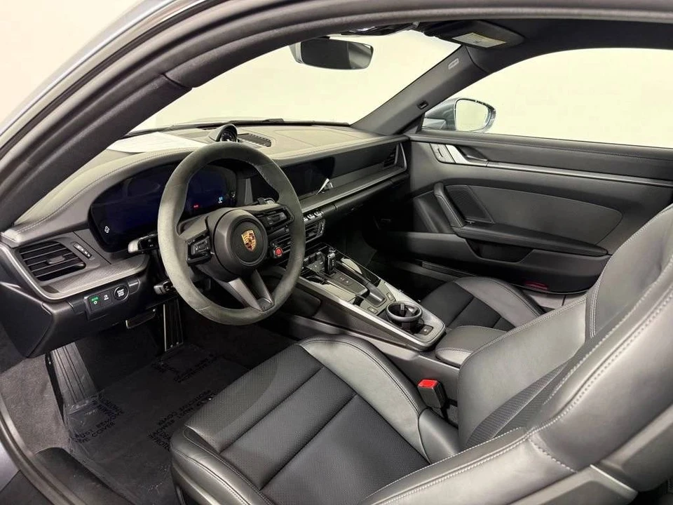 2025 Porsche 992 Carrera S - Image 4 of 5