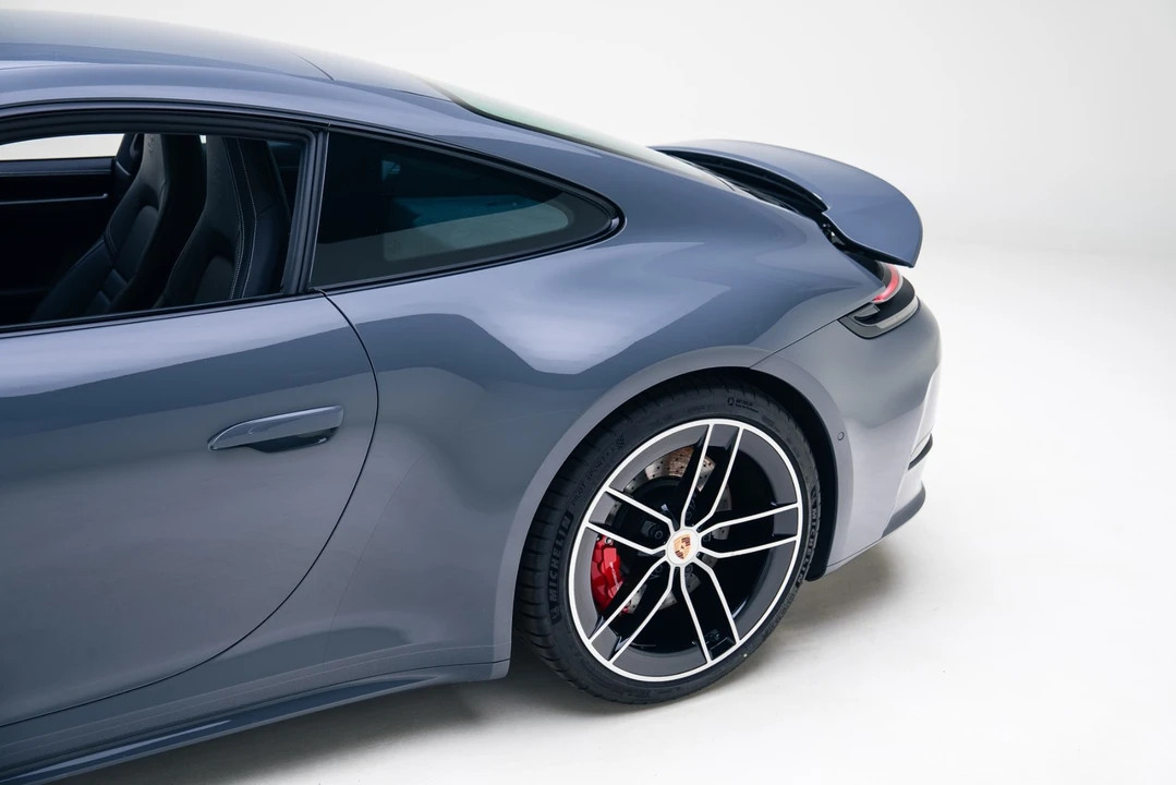 2025 Porsche 992 Carrera S - Image 18 of 21