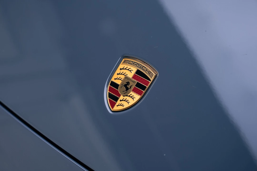 2025 Porsche 992 Carrera S - Image 9 of 21