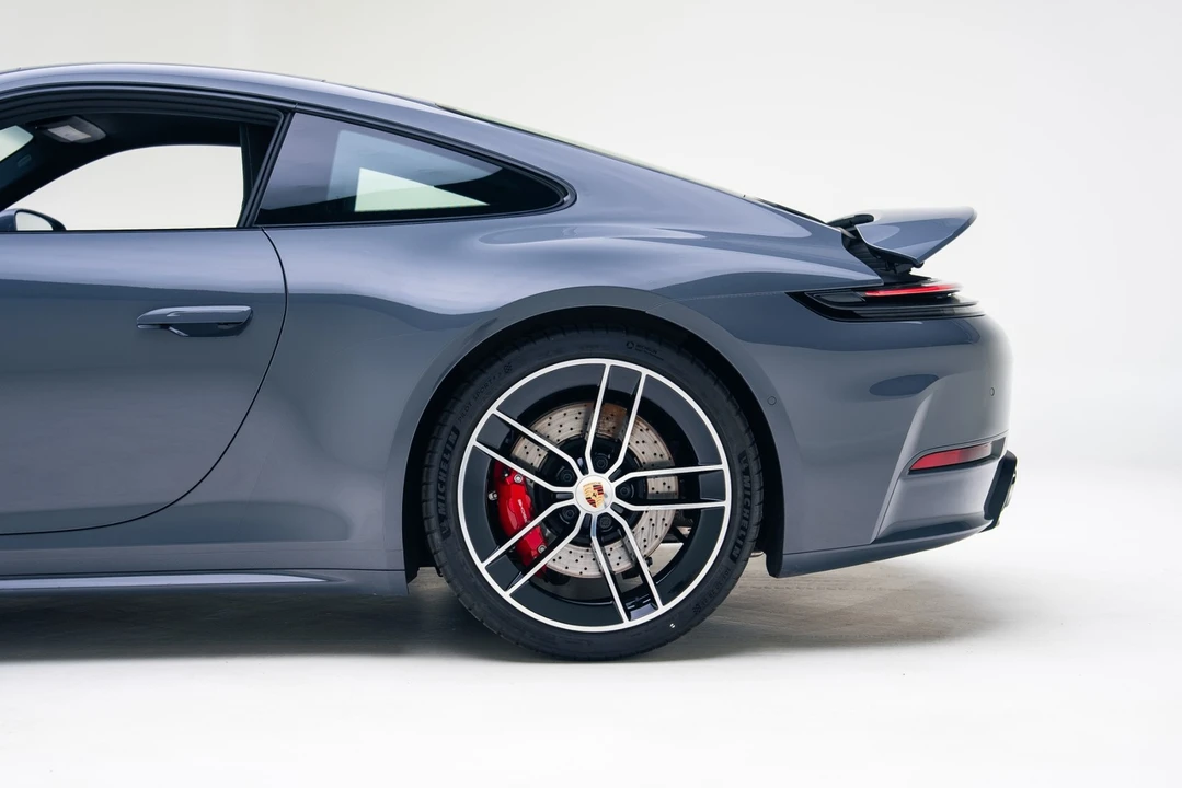 2025 Porsche 992 Carrera S - Image 16 of 21