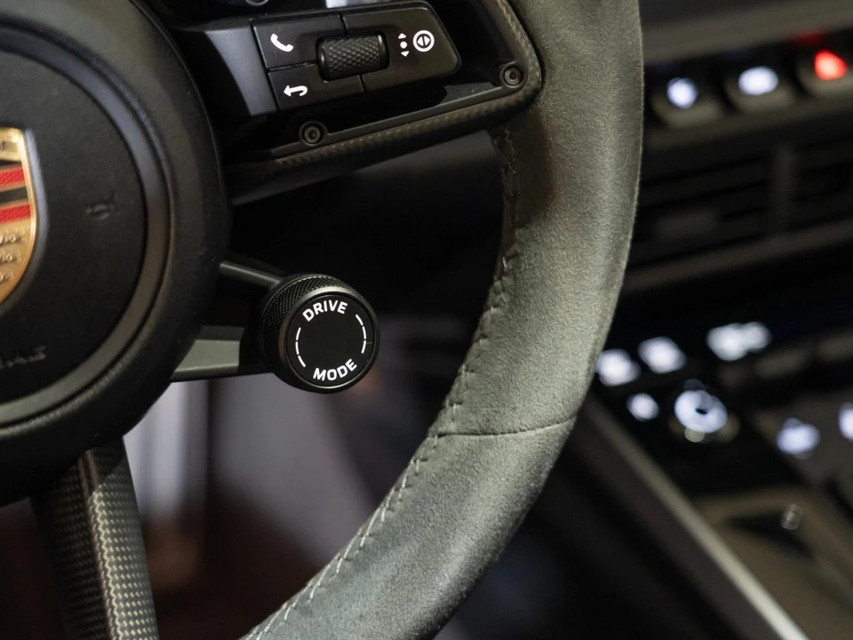 2025 Porsche 992 Carrera S - Image 22 of 26