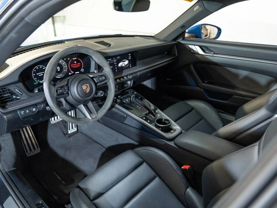 2025 Porsche 992 Carrera S - Image 4 of 5