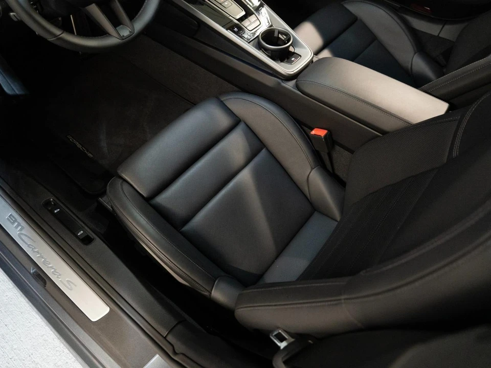 2025 Porsche 992 Carrera S - Image 14 of 27
