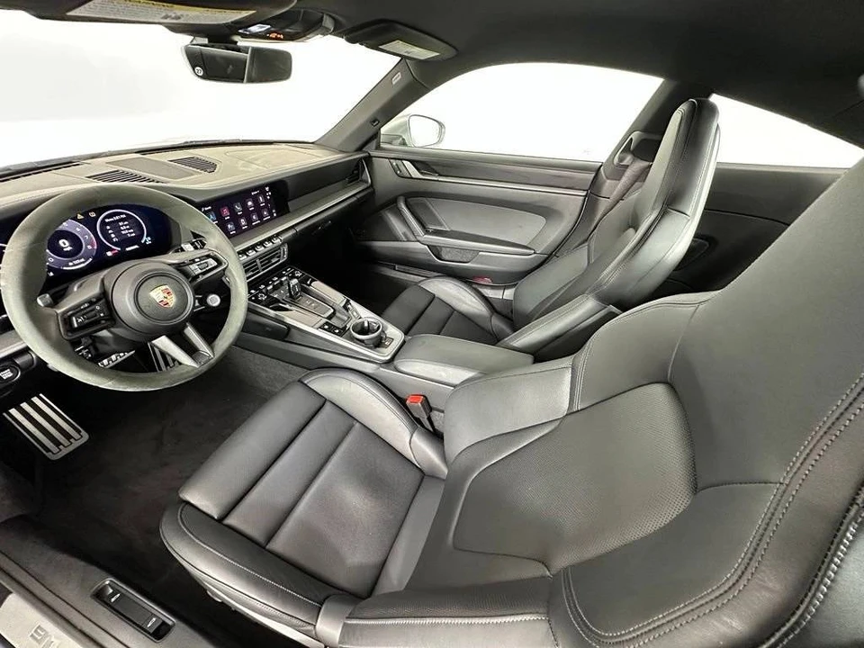 2025 Porsche 992 Carrera S - Image 4 of 5