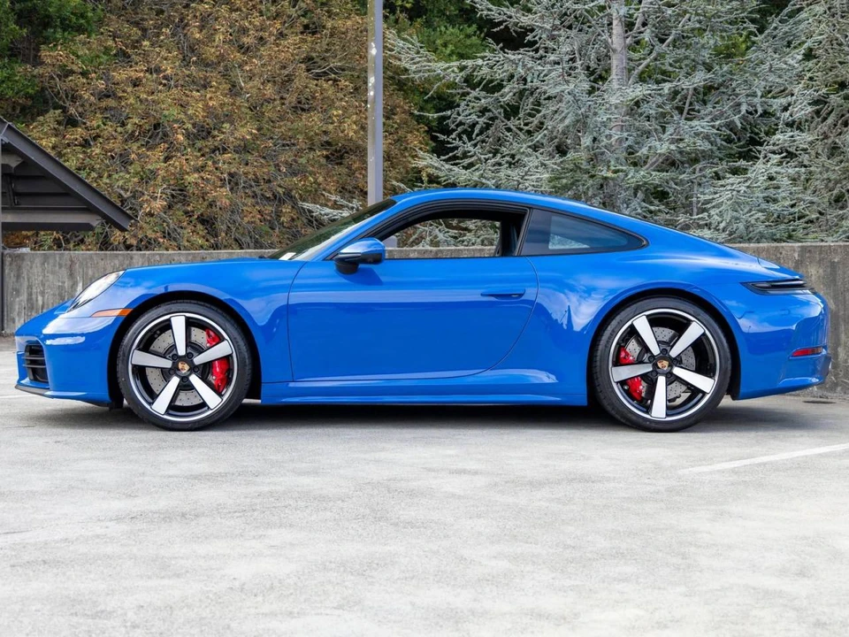 2025 Porsche 992 Carrera S - Image 2 of 5