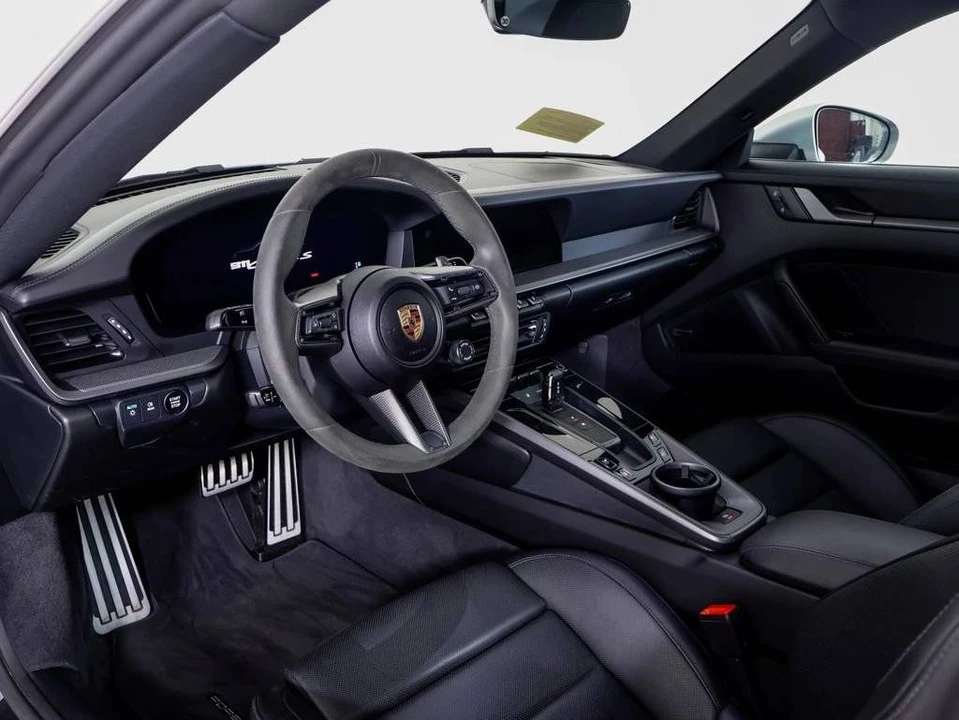 2025 Porsche 992 Carrera S - Image 4 of 4