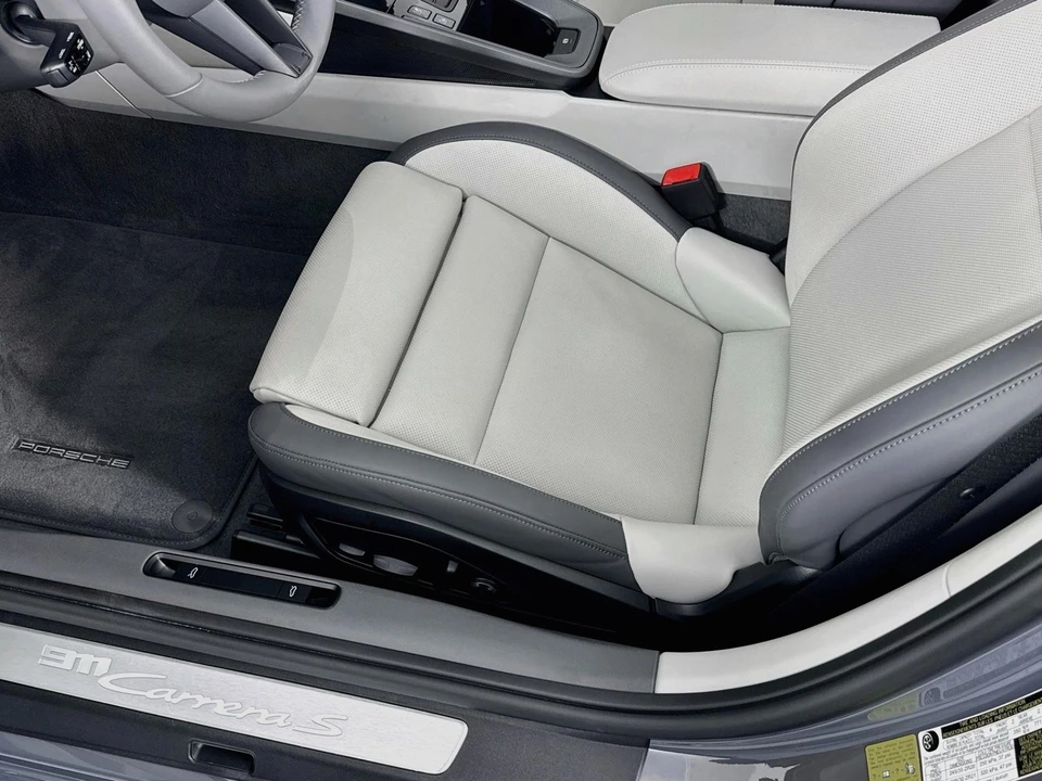 2025 Porsche 992 Carrera S - Image 23 of 31