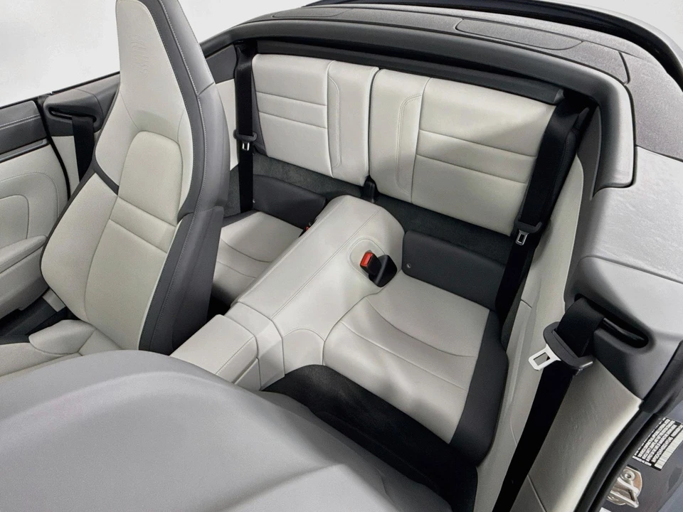 2025 Porsche 992 Carrera S - Image 25 of 31
