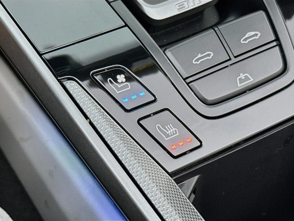 2025 Porsche 992 Carrera S - Image 24 of 31