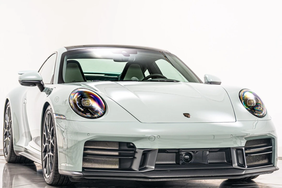 2025 Porsche 992 Carrera - Image 3 of 12
