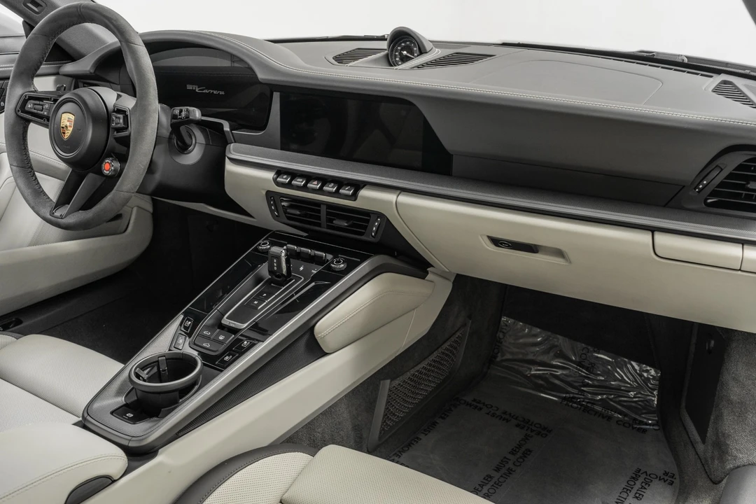 2025 Porsche 992 Carrera - Image 14 of 21