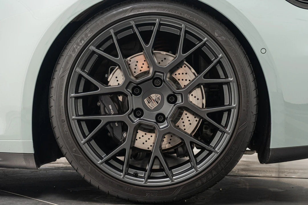 2025 Porsche 992 Carrera - Image 11 of 21