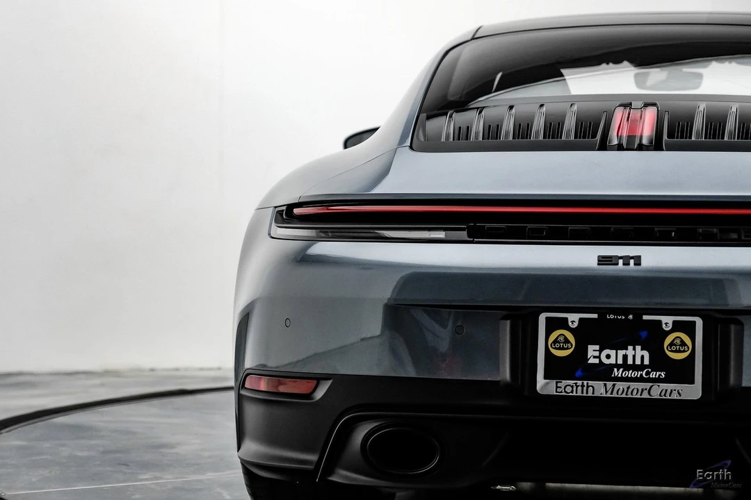 2025 Porsche 992 Carrera - Image 17 of 21
