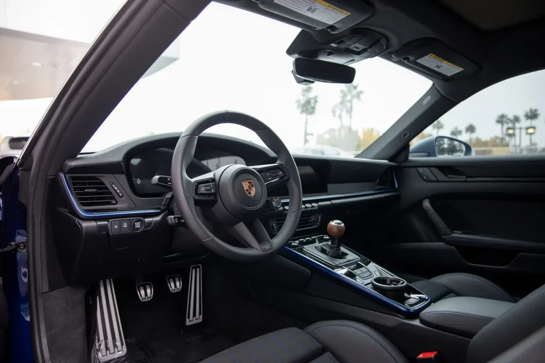 2025 Porsche 992 Carrera T - Image 4 of 11