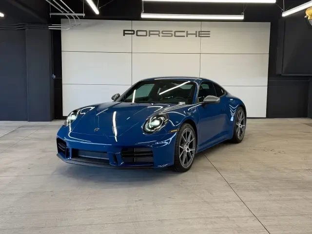 2025 Porsche 992 Carrera T - Image 6 of 31