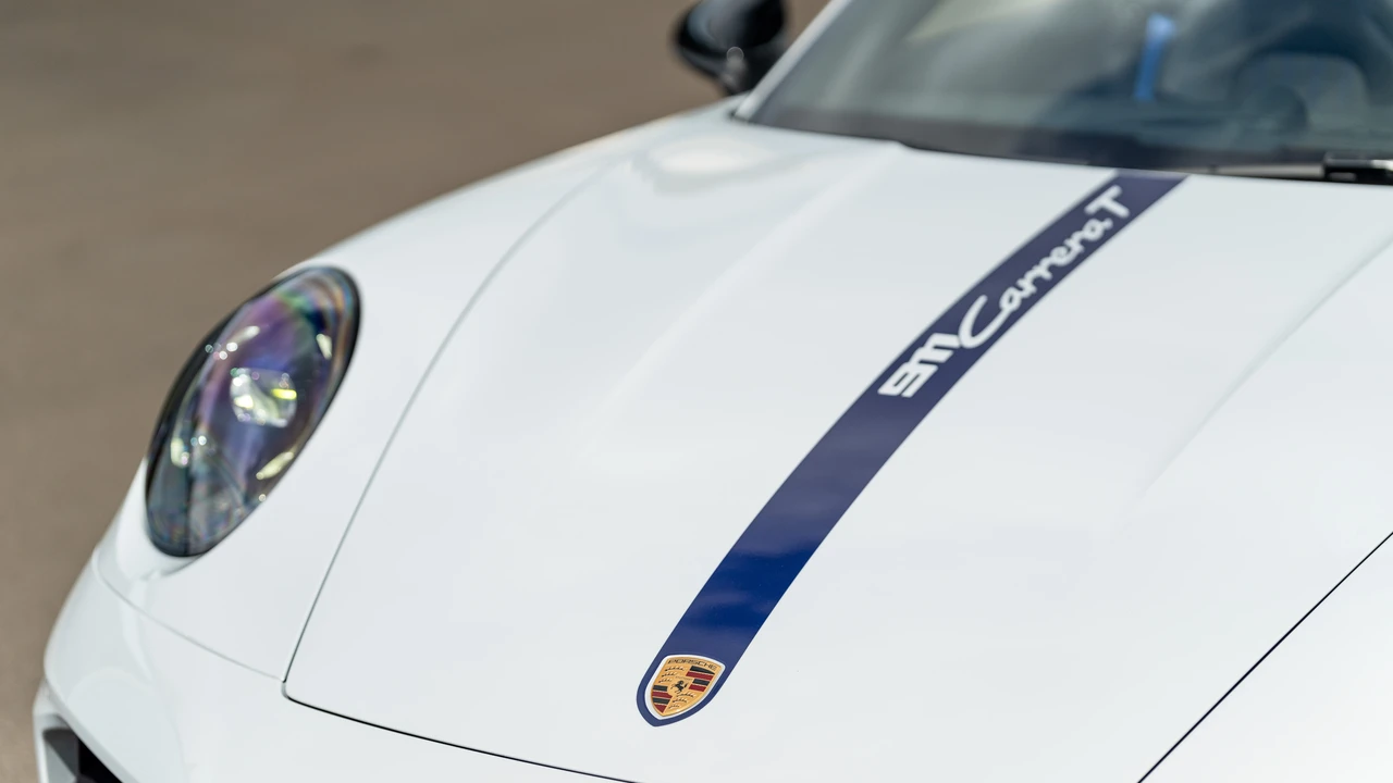2025 Porsche 992 Carrera T - Image 19 of 31