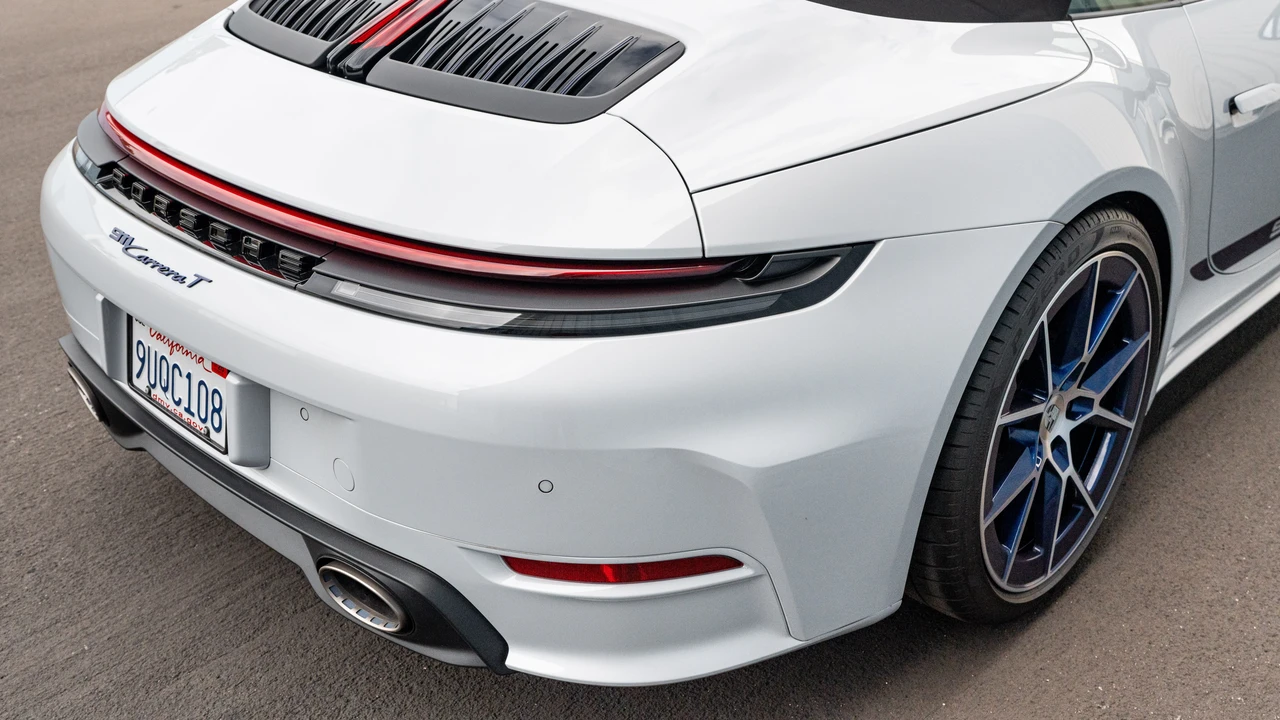 2025 Porsche 992 Carrera T - Image 25 of 31