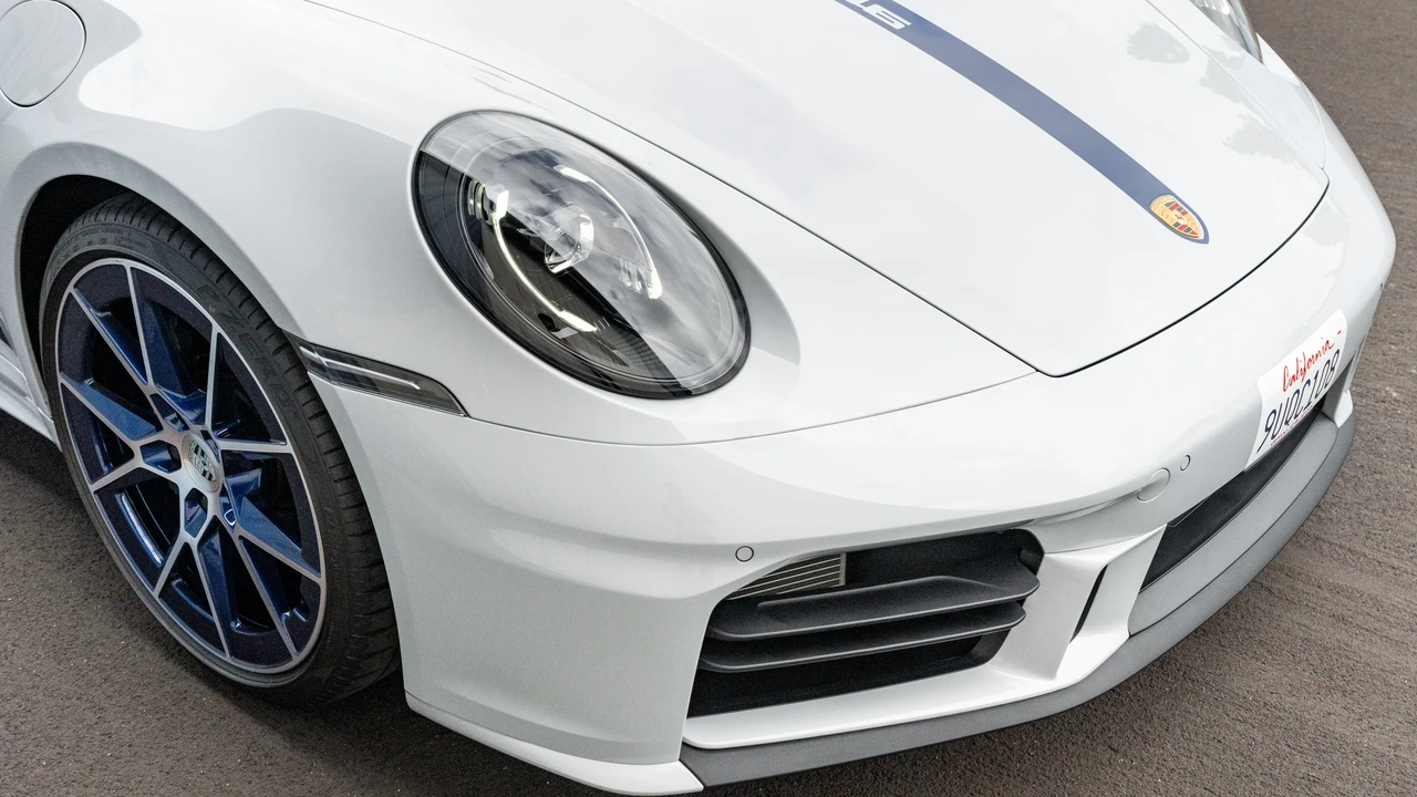 2025 Porsche 992 Carrera T - Image 29 of 31