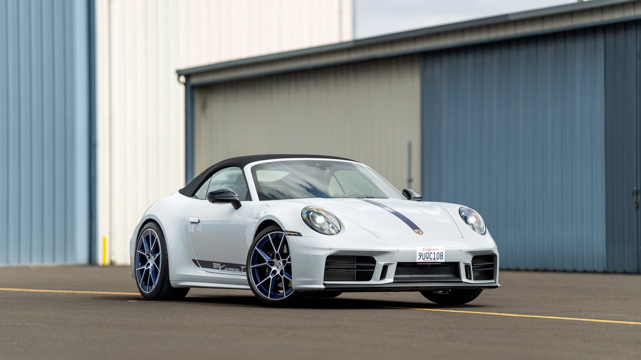 2025 Porsche 992 Carrera T - Image 3 of 31