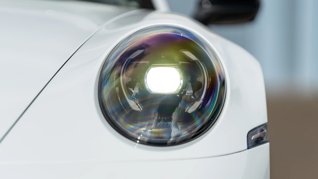 2025 Porsche 992 Carrera T - Image 28 of 31