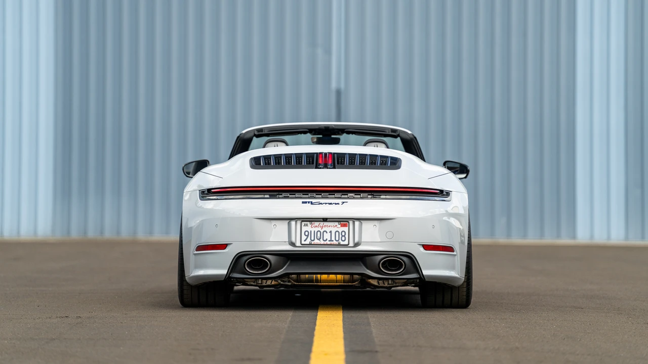 2025 Porsche 992 Carrera T - Image 14 of 31