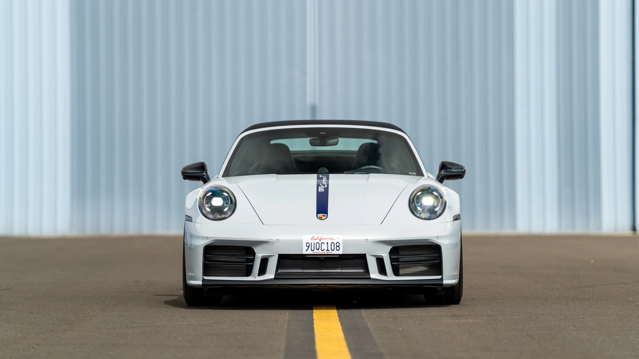 2025 Porsche 992 Carrera T - Image 2 of 31